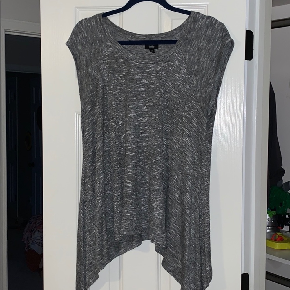 Greyish white tshirt